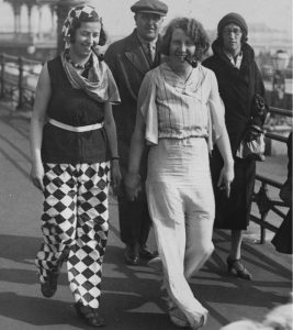 В 1932 году две женщины, одетые в яркие пижамы, взбудоражили публику на набережной Брайтона