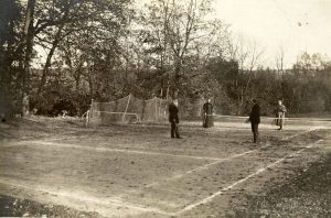 Лев Толстой за игрой в теннис. 1896 год. 