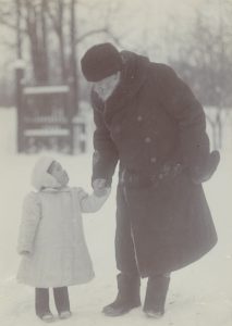 Л.Н. Толстой с внучкой