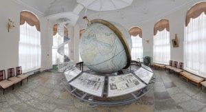 Готторпский глобус в экспозиции Кунсткамеры в Санкт-Петербурге